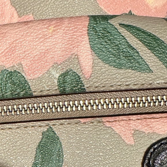 EUC Coach New York Backpack Roses - Picture 2 of 4